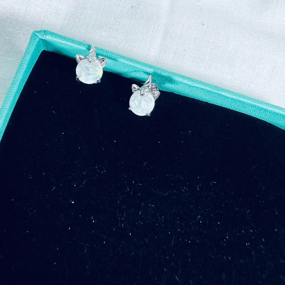 Delicate Tiny Unicorn Child Teen Minimalist Small Stud Earrings New in box